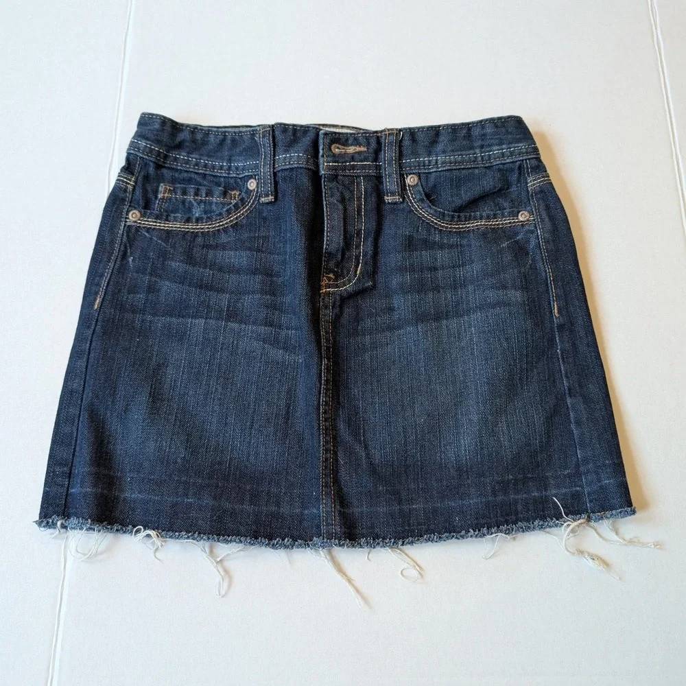 Old Navy Girls Blue Denim Mini Skirt‎ Dark Wash Raw Hem Size 12 Festival Retro